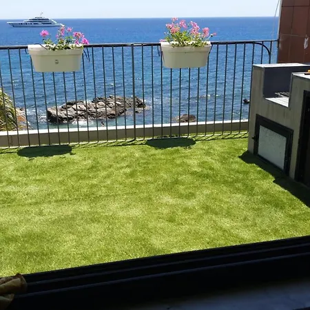 & Sea * Джардини-Наксос