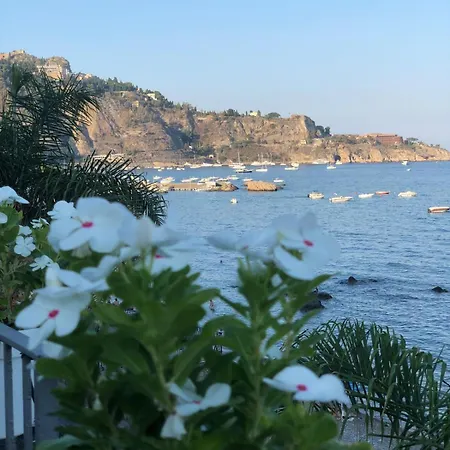 Дом отдыха & Sea Джардини-Наксос