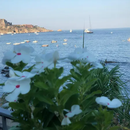 & Sea Джардини-Наксос