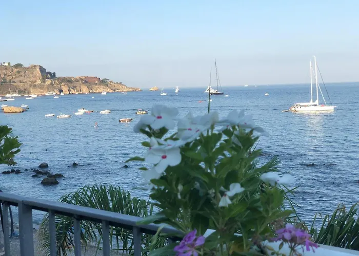 & Sea * Giardini-Naxos